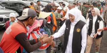 Tanggap Bencana, Khofifah Percepat Pembangunan Tanggul Lahar Semeru