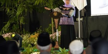 Semangat Pelayanan Khofifah Menular, Nakes Jatim Makin Menyala Tingkatkan Mutu Kesehatan