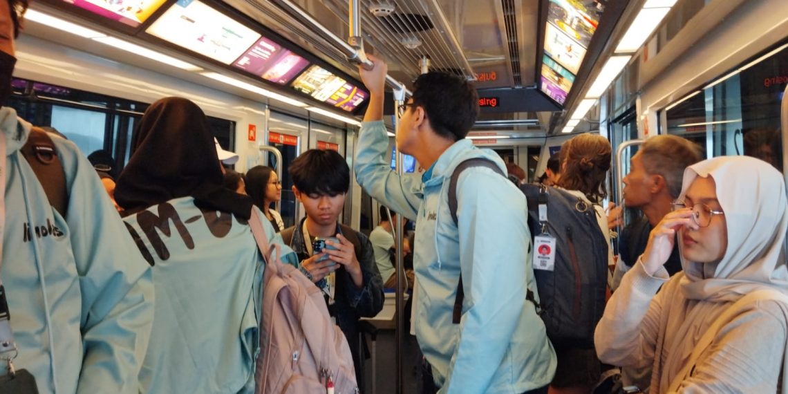 Uji Nyali dan Literasi di ‘Belantara’ Metropolitan Singapura