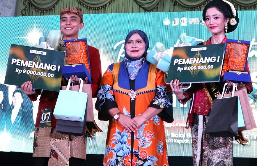 Dubas Malang dan Dubas Tulungagung Terpilih Sebagai Pasangan Duta Bahasa Jatim 2025