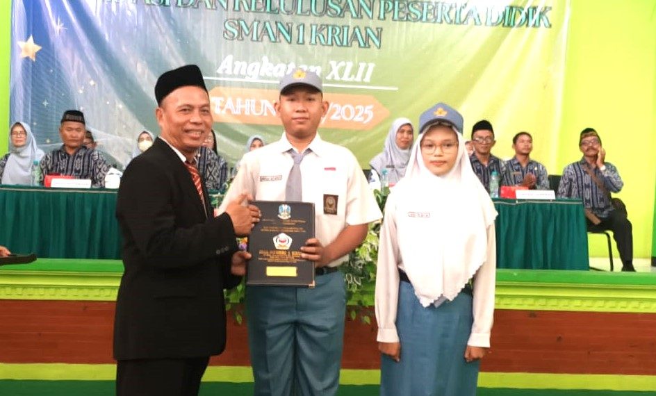 Siswa SMA Negeri 1 Krian Dilepas Secara Sederhana Namun Berkesan