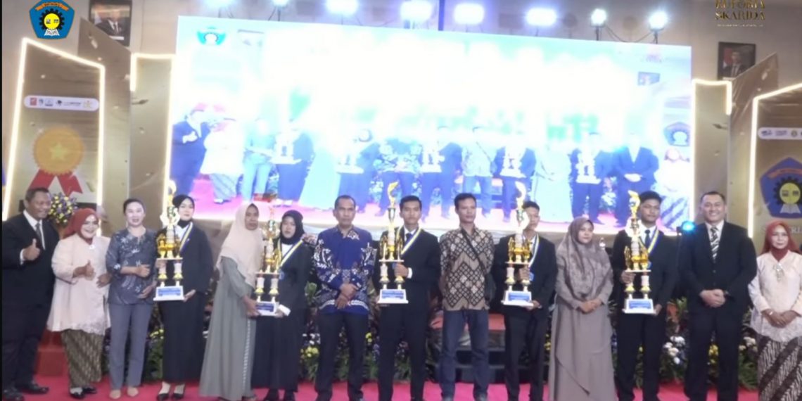 Pelepasan Siswa SMK Krian 2 Sidoarjo, Justru Dapat Hibah Peralatan Praktik Dari Industri