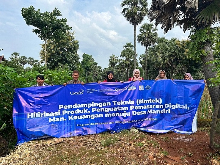 Tim Inovasi dan Hilirisasi Umsida Turun Bantu Penguatan Pemasaran Digital Petani Lontar