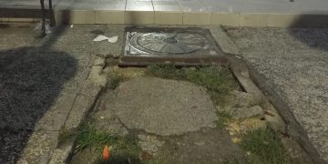 Trotoar Depan Taman GOR Sampang Terancam Ambles, Warga Minta Perbaikan Segera