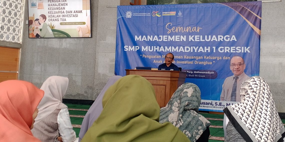 Seminar Penguatan Manajemen Keuangan Keluarga di Spemutu Gresik, Jadikan Anak sebagai Investasi Orang Tua
