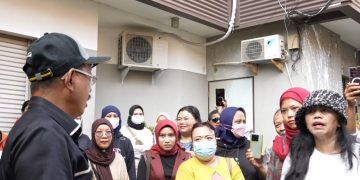 Diduga Tipu 300 Orang, Wawali Armuji Datangi Pemilik Tour Trip and Travel di Surabaya