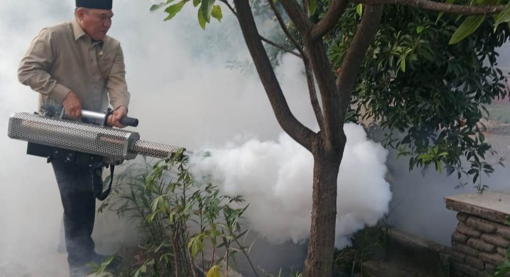 Dua Anak MD Akibat DBD, Bambang Haryo Fogging 586 KK di Perum Jaya Regency Desa Pepe, Sedati