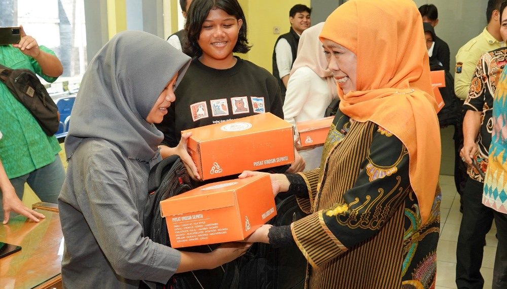 Berikan Akses Pendidikan Luas, Khofifah Dongkrak Kesejahteraan Warga Jatim