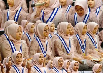 Mengharu Biru, Santri SMP Islam Plus Al Azhar Mojokerto Pamit di Hadiah Akhirussanah