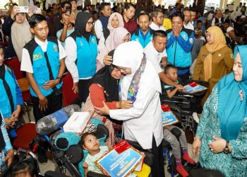 Khofifah Tingkatkan Bansos, Hak Dasar Warga Terjamin dan Ekonomi Mandiri