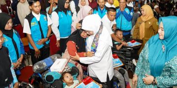 Khofifah Tingkatkan Bansos, Hak Dasar Warga Terjamin dan Ekonomi Mandiri