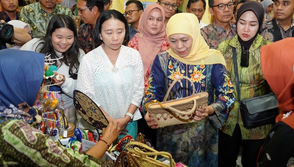 Terobosan Khofifah Beri Dampak Nyata, Dongkrak Pertumbuhan Ekonomi Warga Jatim