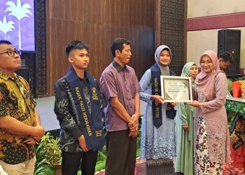 Siswa Bangga, Raport Pendidikan SMP PGRI 1 Buduran  Dapat Nilai 100