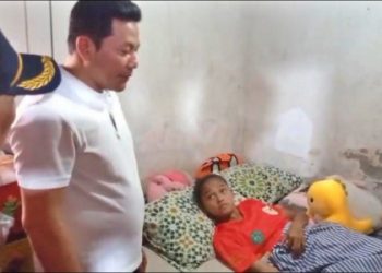 Atlet Sepak Bola Putri Asal Jabon Cedera di Ajang Porprov Jatim, Bupati Subandi Beri Bantuan Kesehatan Hingga Perbaikan Rumah