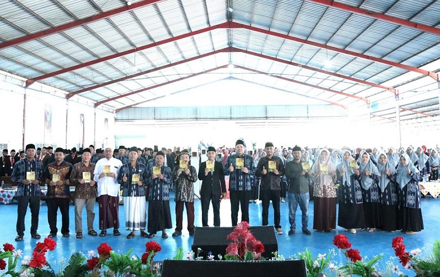 Haflah Akhirissanah SMK NU Ketegan Luncurkan Buku “Petuah Luhur Sang Leluhur”