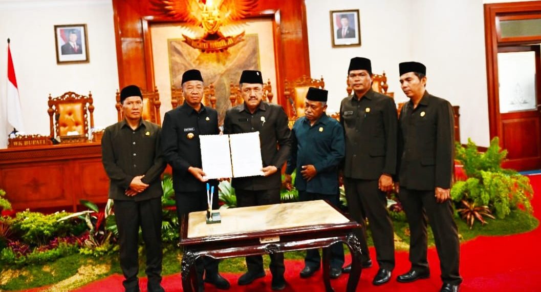 Rapat Paripurna Dewan, Bupati dan DPRD Tulungagung Bahas Pajak dan Retribusi Daerah