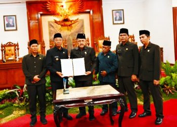 Rapat Paripurna Dewan, Bupati dan DPRD Tulungagung Bahas Pajak dan Retribusi Daerah