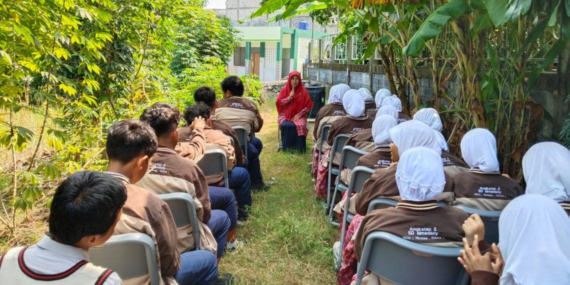 Lewat ‘Drama’ yang Menguras Emosi, Siswa SD Almadany Lulus 100 Persen