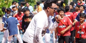 Dihibur Hollycustic Band, Smamdela Gresik Sukses Gelar Awarding ESALION