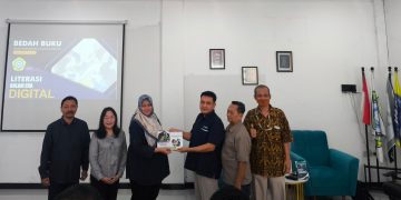 Tingkatkan Bobot Akademik, Empat Dosen STIAMAK Bedah Buku Bersamaan
