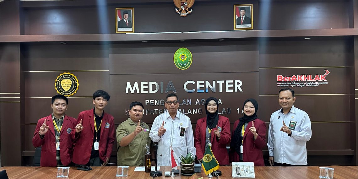 Dari Kampus ke Ruang Sidang, Empat Mahasiswa UMM Tempuh Pengalaman Nyata di  Pengadilan Agama Kabupaten Malang