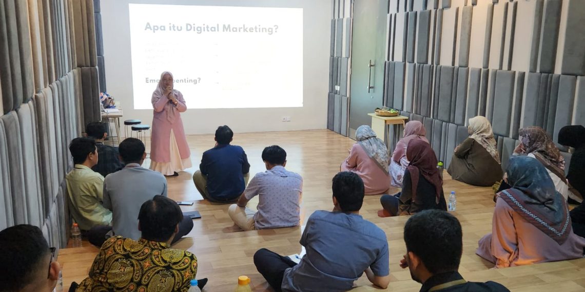 Jelang Tahun Ajaran Baru, Guru SAIM Diklat Digital Marketing