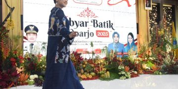 Dekranasda Kembangkan Potensi Daerah Melalui Gebyar Batik Sidoarjo