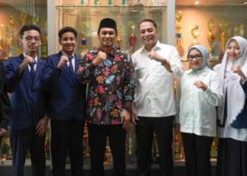 Jadi Tuan Rumah MOOT Wali Murid Baru, SMP Al Hikmah Surabaya Buktikan Model Pendidikan Progresif dan Ramah Anak