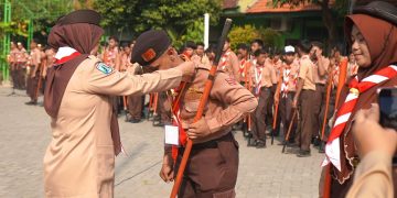 Pramuka SMA Negeri 1 Krembung Dilatih Terampil dan Berkarya Melalui MOP