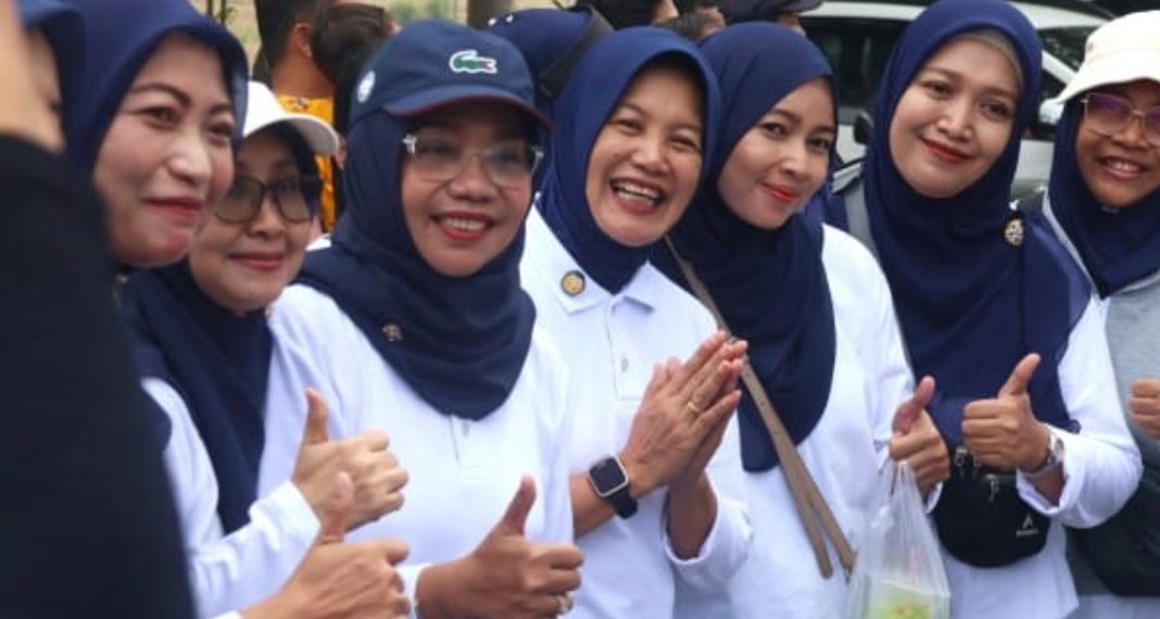 Fun Walk 1.000 Bidan dan Launching Senam BMM Semarakan HUT IBI ke-74 di Bojonegoro