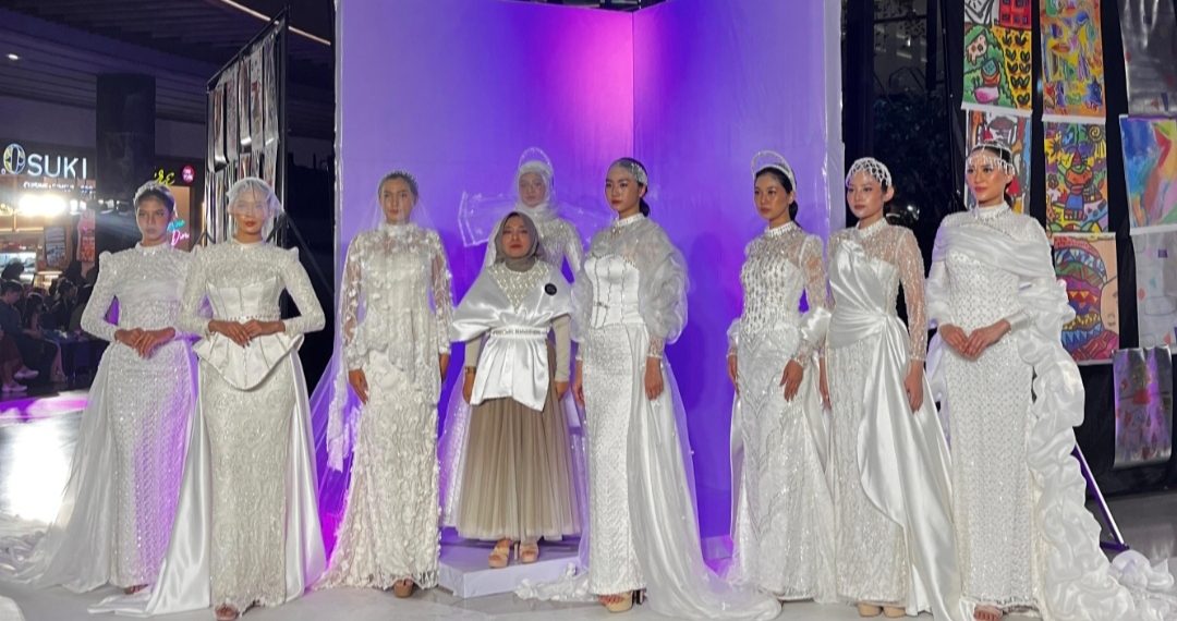 Malaka Dipamerkan WHULYAN by Ayu Wulan x Quds Tekstil, Dongkrak Industri Fashion Dunia
