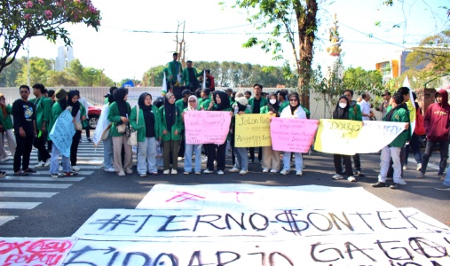 Sidoarjo Gagal Membaik, Aliansi Mahasiswa Unusida Geruduk Kantor Bupati Sidoarjo