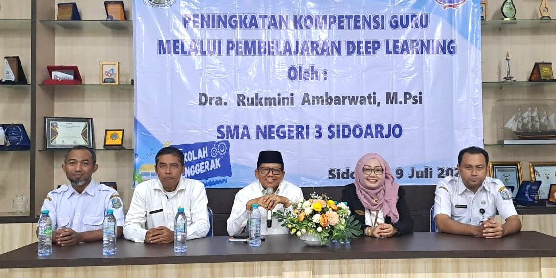 Seluruh Guru SMA Negeri 3 Sidoarjo Dibekali Pembelajaran Deep Learning