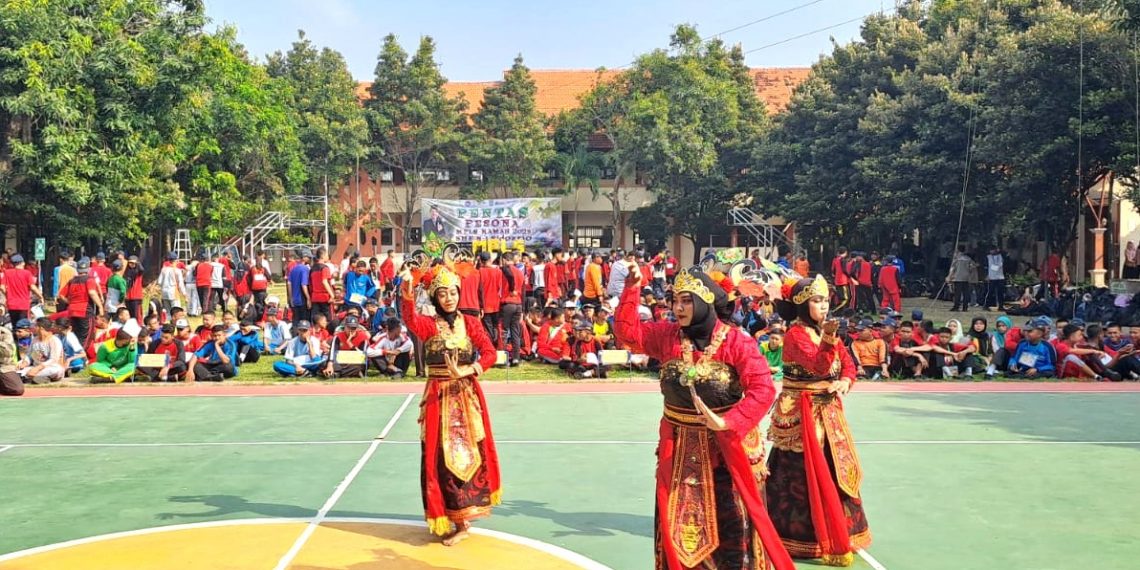 MPLS Ramah SMKN 1 Sidoarjo Menjelajahi Dunia Baru dengan Senyum dan Semangat