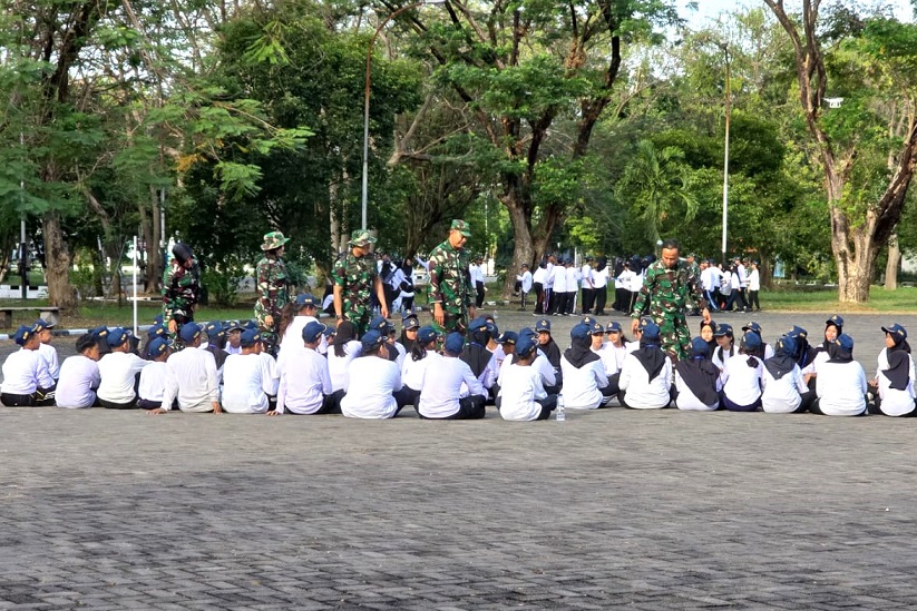 SMP Negeri 1 Sedati Kuatkan Karakter Siswa Barunya di Pangkalan TNI AL Juanda