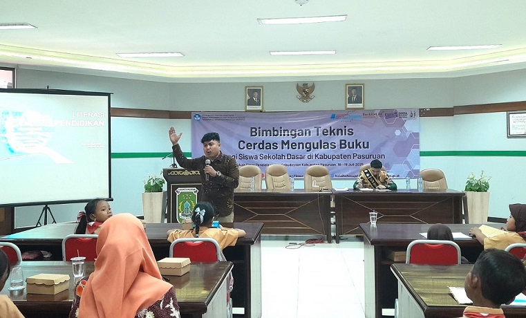 Balai Bahasa Jatim Gelar Bimtek ‘Cerdas Mengulas Buku Bagi Siswa SD’