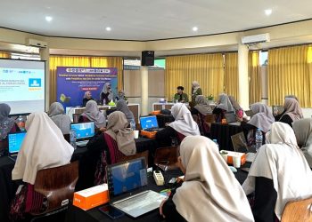 Gandeng UPN Veteran Ustadzah KB-TK Al Muslim Sidoarjo Dilatih Belajar Coding