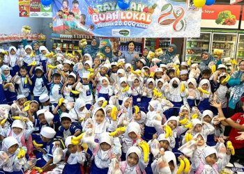Anak-Anak TK Al Falah Darussalam Sidoarjo Dikenalkan Buah Melalui Pesta Buah  