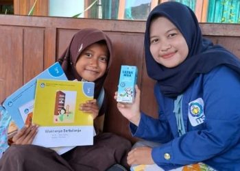 ‘One Book One Gift’, Strategi Mahasiswa ITS Tingkatkan Minat Baca Anak di Banjarsari, Nganjuk