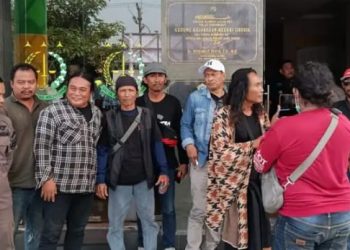 Geruduk Kejari, GenPatra Inginkan Pengusutan Dugaan Korupsi Anggaran Pilkada di KPU Gresik Tuntas, Minggu Depan Serahkan Data Tambahan