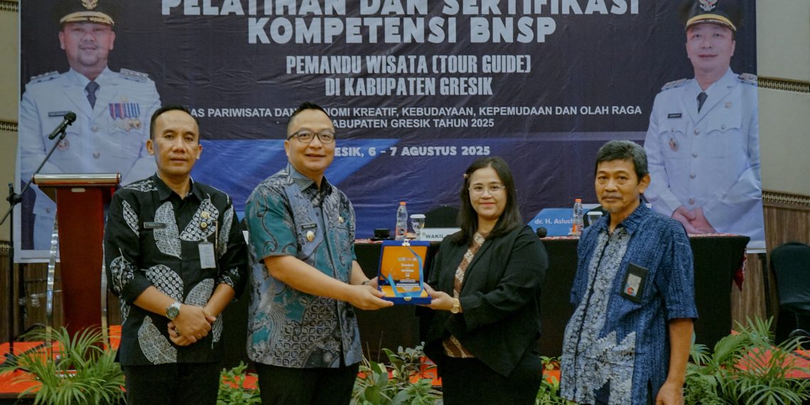 Tingkatkan SDM Pariwisata, Wabup Asluchul Alif Buka Pelatihan Pemandu Wisata