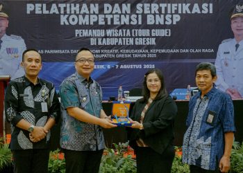 Tingkatkan SDM Pariwisata, Wabup Asluchul Alif Buka Pelatihan Pemandu Wisata