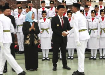 Bupati Bojonegoro Kukuhkan 72 Anggota Paskibraka Jelang Upacara HUT ke-80 RI