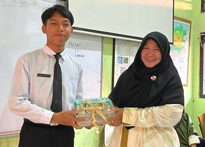 Dukung SDGs, Prodi S1 Gizi Unesa Edukasi Siswa SMKN 4 Madiun Penerapan Gizi Seimbang