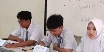 Lewat Simulasi Persidangan, SMA Muhammadiyah 1 Gresik Ajak Siswanya Berpikir Kritis dan Toleran