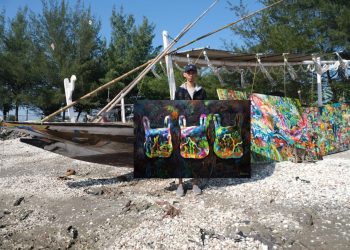 Ariel Ramadhan Bermain Intuisi dalam Ruang Imaji (Lautan dalam Tiga Kantong Plastik)