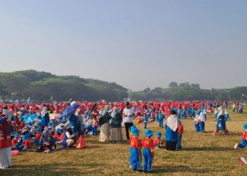 Bunda PAUD Bersama Ribuan Anak Sidoarjo Deklarasikan 1 Tahun PAUD Pra SD