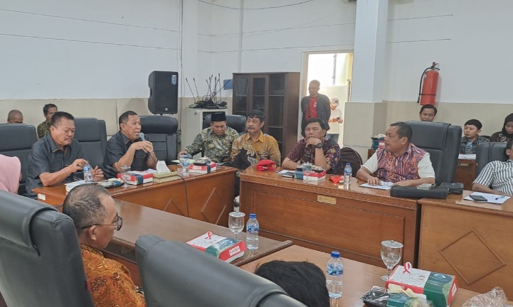Dewan Sidoarjo Beri Solusi Buka Akses Jalan Kemacetan Banjarbendo-Jati