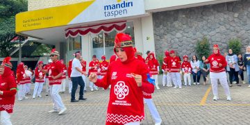 Peduli Lansia, Bank Mandiri Taspen Rayakan HUT RI ke-80 Serentak di Berbagai Kota