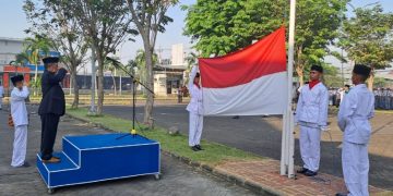 Upacara 17 Agustus SMP-SMA ICM BS Sidoarjo Juga Lestarikan Budaya Nusantara